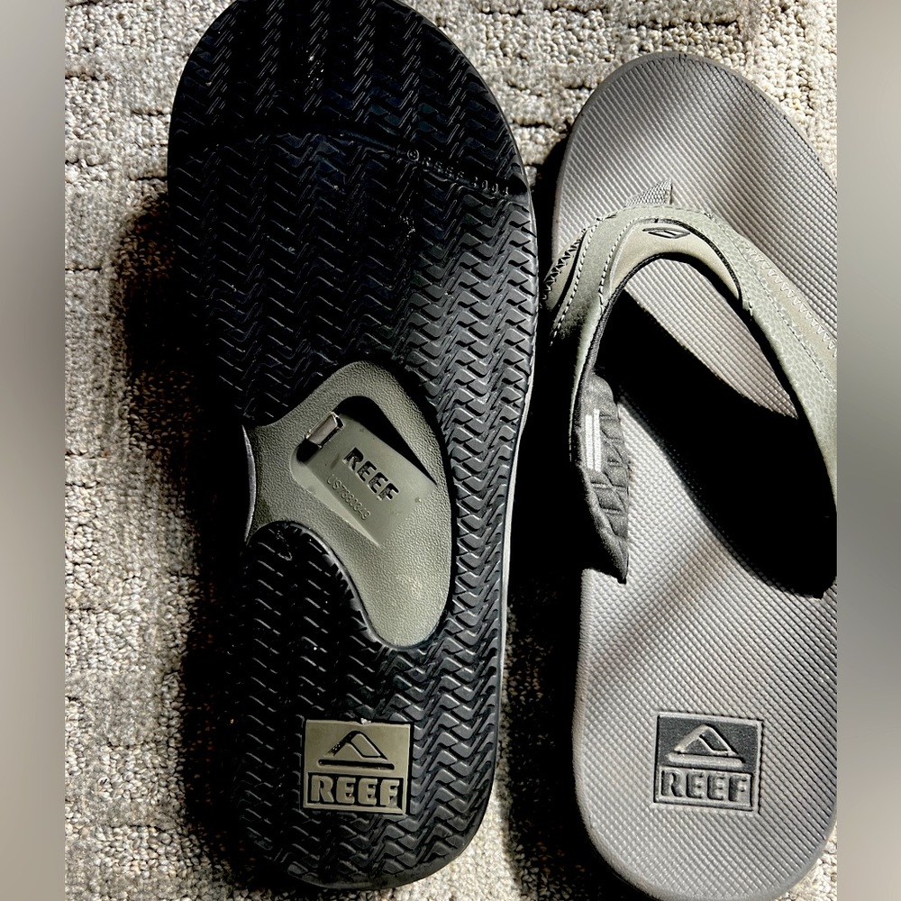 Reef Men’s Sandals Like New Size 11 with bottle opener